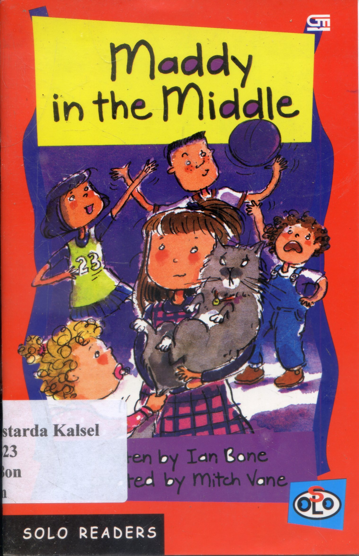 Cover Maddy In The Middle / Ian Bone